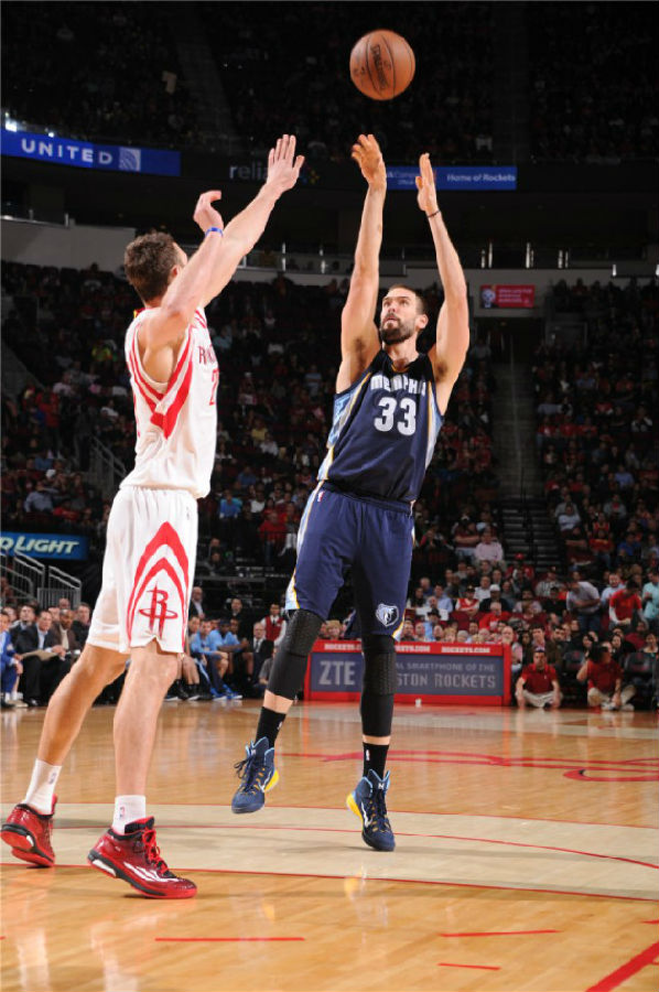 和篮板在其 和篮板在其